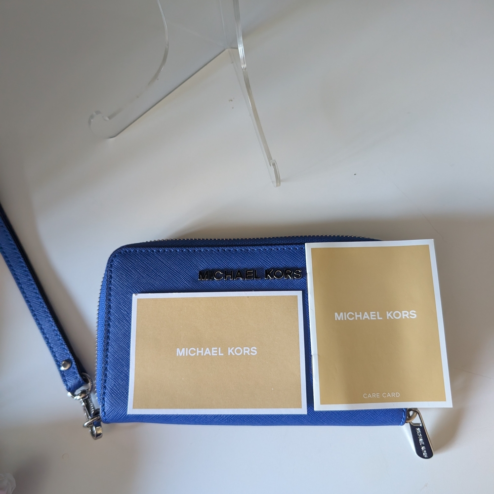 NWT Electric Blue Michael Kors Saffiano Wristlet - Picture 7 of 9